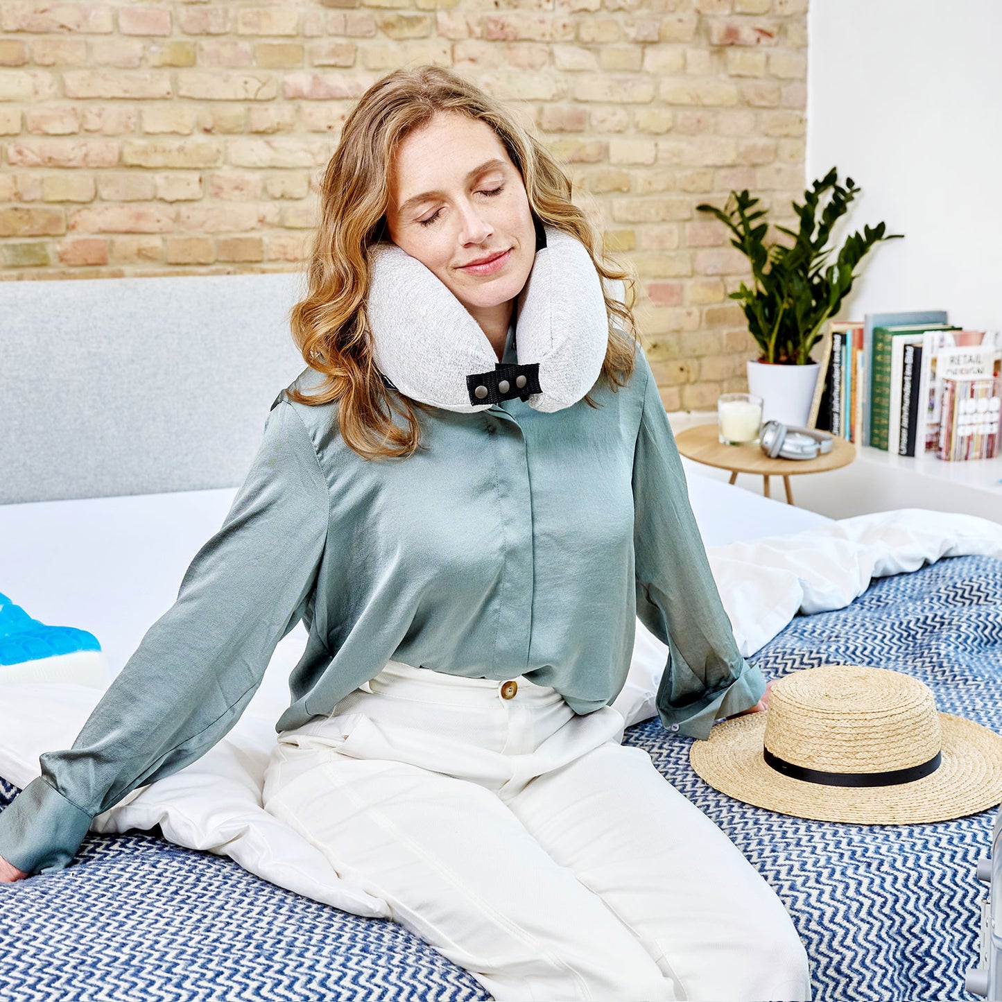 Technogel Living 2 in 1 Travel Pillow